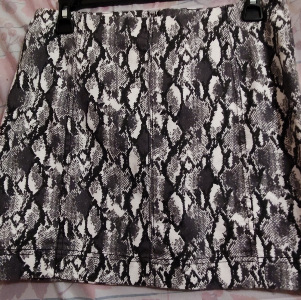 Jolt Skirt
